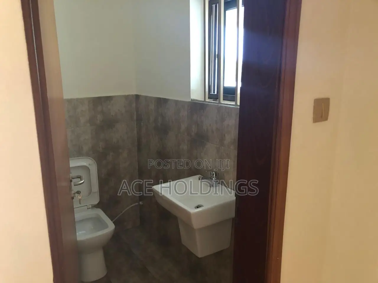 3bdrm House in Community 22, Tema Metropolitan for sale