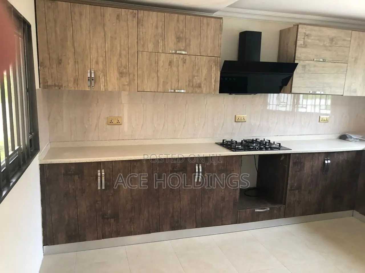 3bdrm House in Community 22, Tema Metropolitan for sale