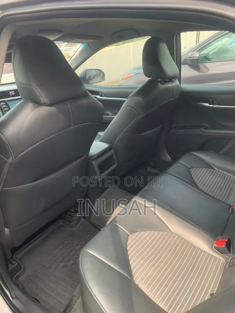 Toyota Camry SE (2.5L 4cyl 8A) 2019 Gray