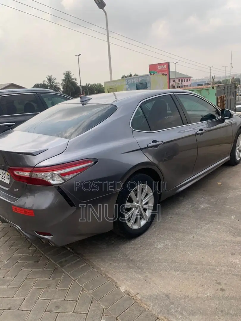 Toyota Camry SE (2.5L 4cyl 8A) 2019 Gray
