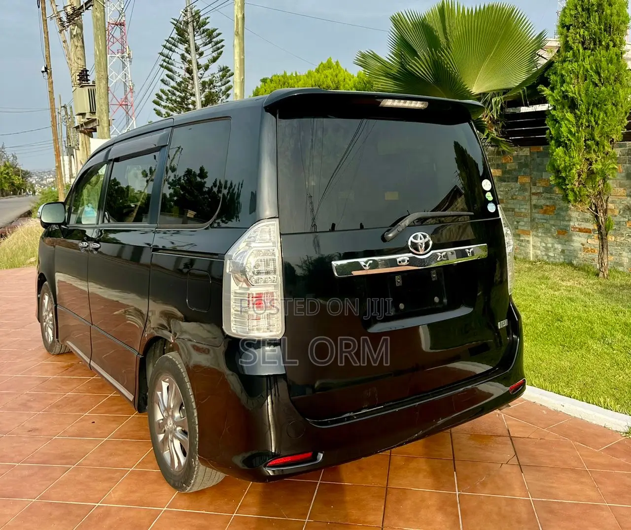 Toyota Voxy 2013 Black