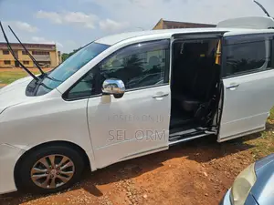 Toyota Voxy 2013 White