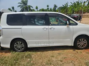 Toyota Voxy 2013 White