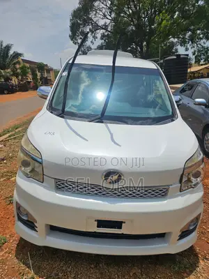 Toyota Voxy 2013 White