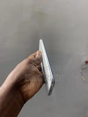 Apple iPhone X 64 GB White