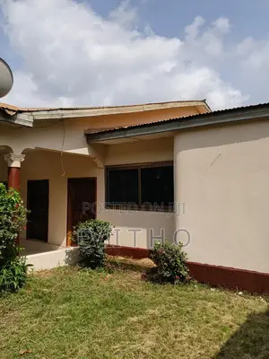 6bdrm House in Sarpstar Real, Sunyani Municipal for sale