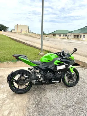 Kawasaki Ninja 400 2022 Green