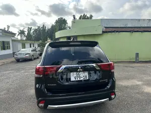 Mitsubishi Outlander 2.0 PHEV AWD 2018 Black