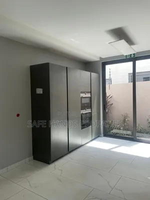 5bdrm Duplex in Accra Metropolitan for rent