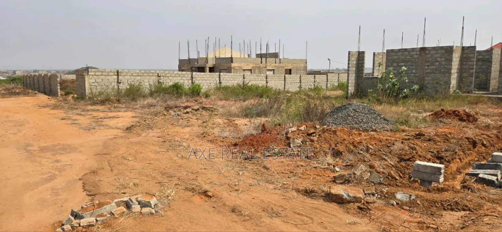 Tema Community 25 - Huge Price Slash Off Plots.