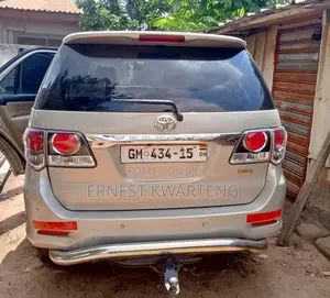 Toyota Fortuner 2015 Gold