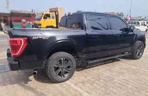 Ford F-150 XLT 2022 Black