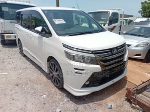 Toyota Voxy 2015 White