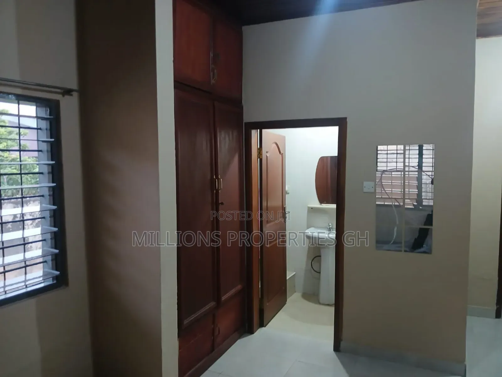 12bdrm Block of Flats in Millions Properties, Kumasi Metropolitan