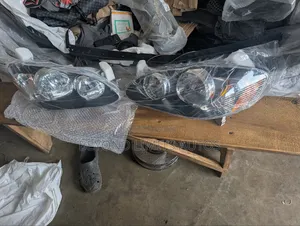 Toyota Corolla S 2005,2006,2007,2008 Headlight Pair