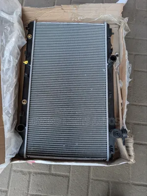 Toyota Camry 2007,2008,2019,2010,2011 Radiator / Water Tank