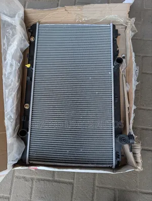 Toyota Venza 2009,2010,2011,2012 Radiator / Water Tank