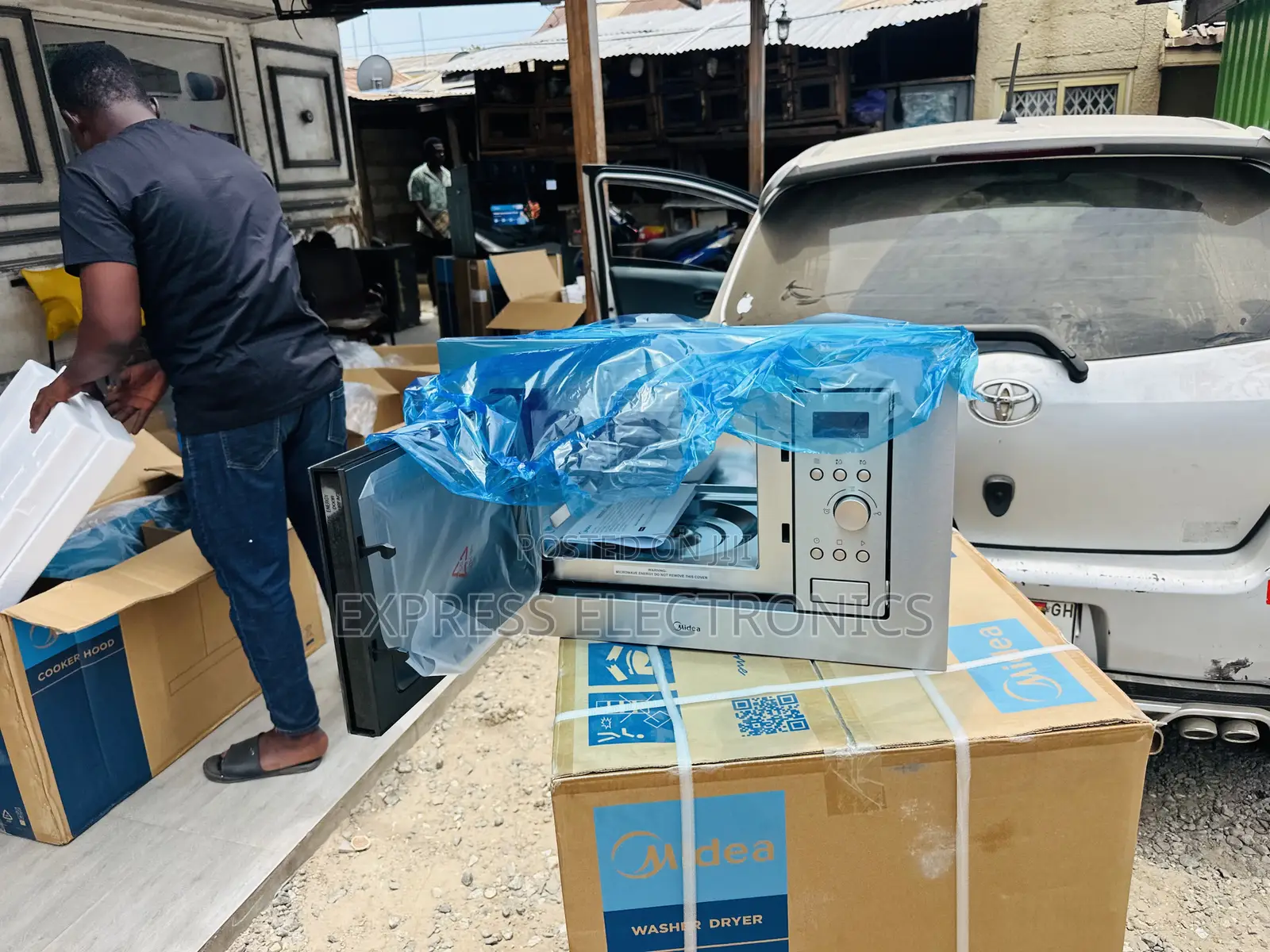 Text Us for Your Built in Microwave Oven Am717bs7-B Midea