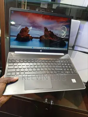 Laptop HP 15-dy1032wm 8GB Intel Core i5 SSD 256GB