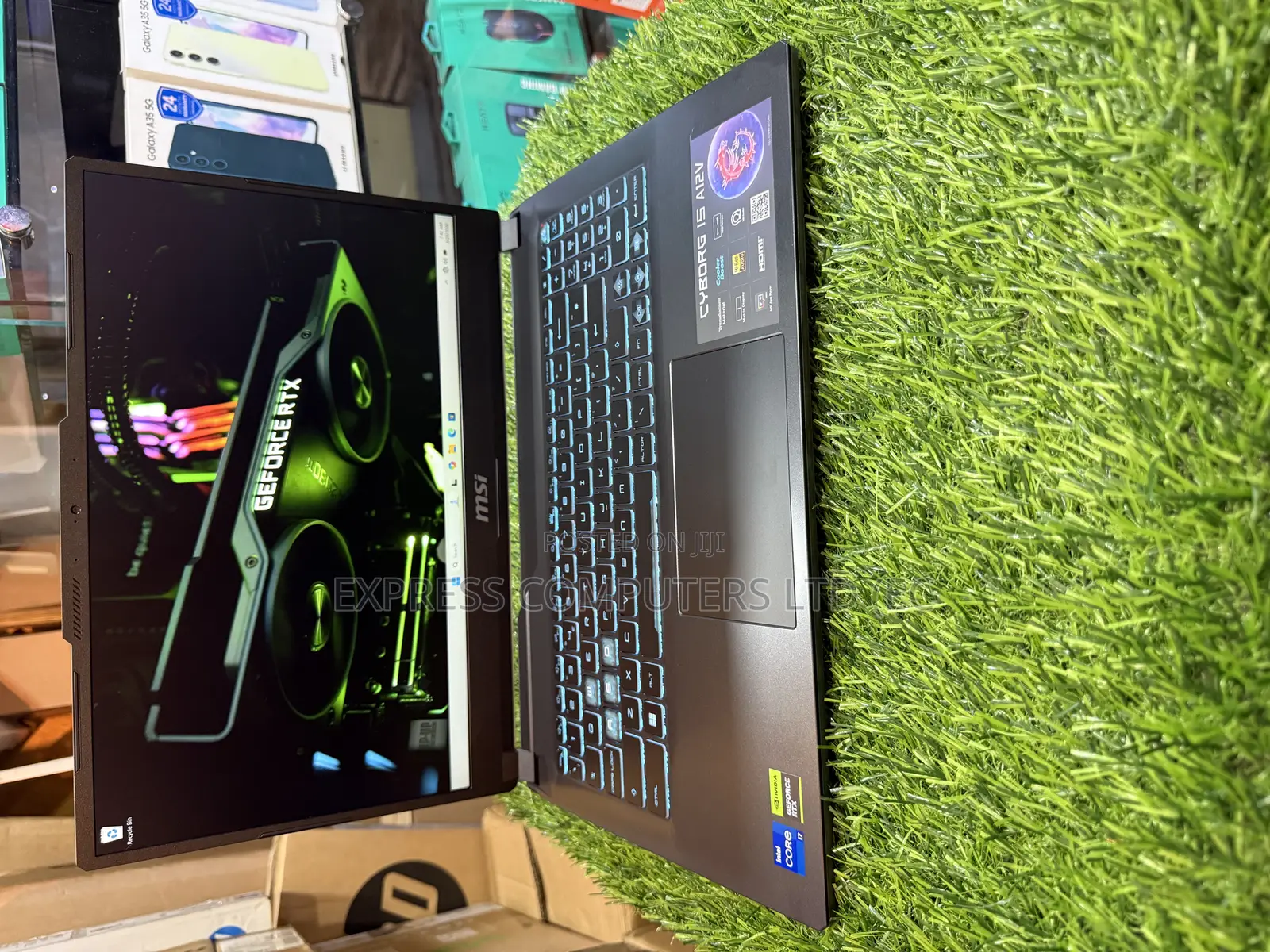Laptop MSI Cyborg 15 24GB Intel Core i7 SSD 1T