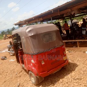 Bajaj RE 2024 Red