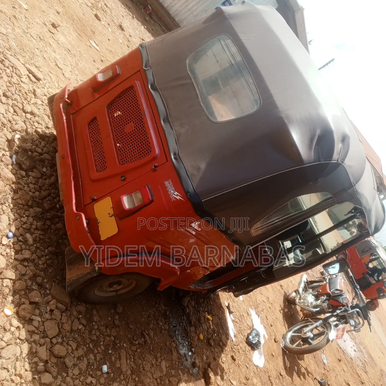 Bajaj RE 2024 Red