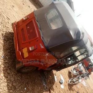 Bajaj RE 2024 Red