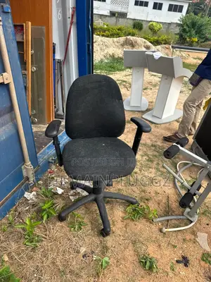 Swivel Office Chair (Europe Used)