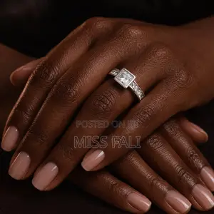 Crystal Frame Ring. Size 6-8.