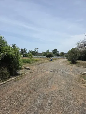 2.4 Acre Land With 6 Bedrooms House