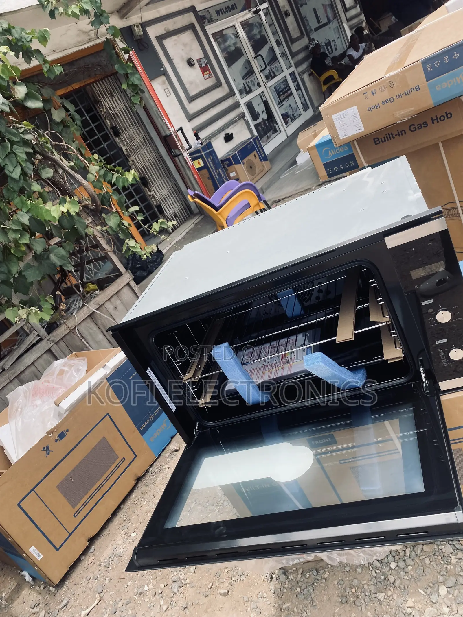 Modern 93m90do-B Microwave With Sleek Design and Power
