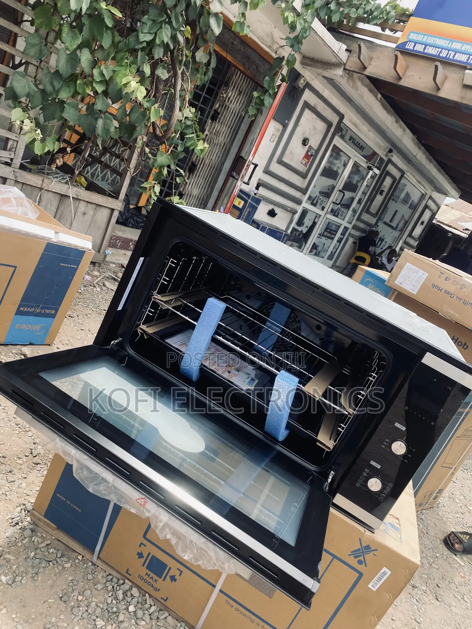Modern Living Starts With 93m90do-B Kitchen Microwave