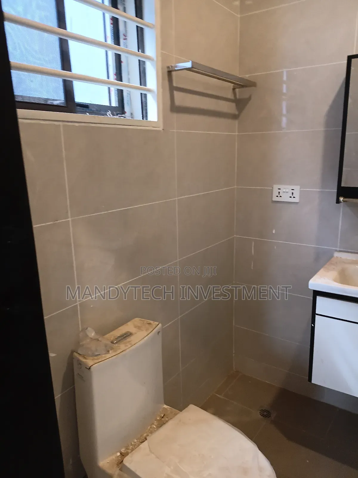 4bdrm Duplex in School Junction for sale