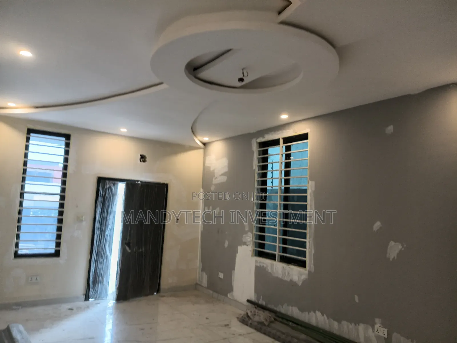 4bdrm Duplex in School Junction for sale