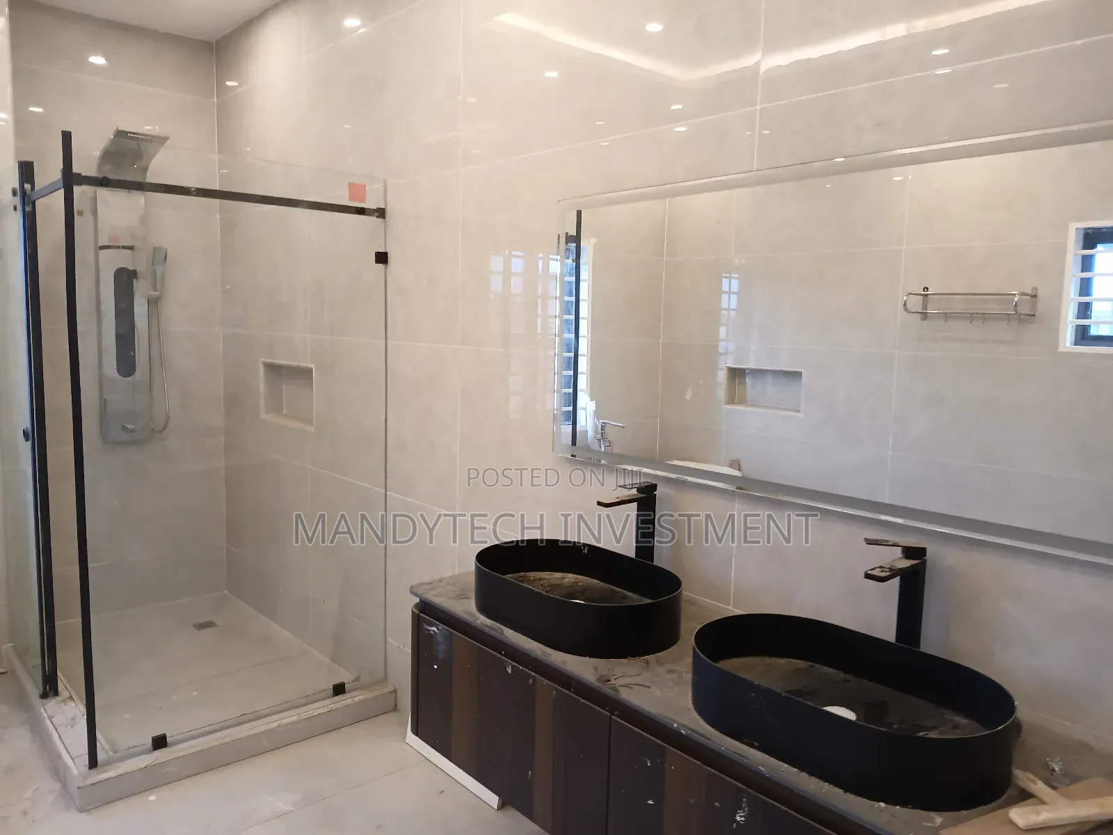 4bdrm Duplex in School Junction for sale