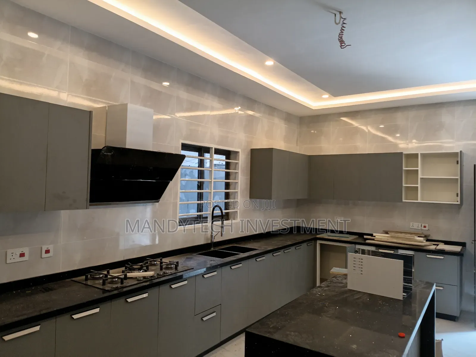 4bdrm Duplex in School Junction for sale