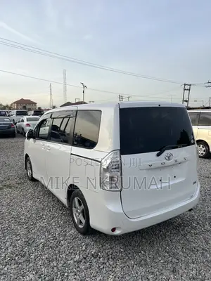 Toyota Voxy 2012 White