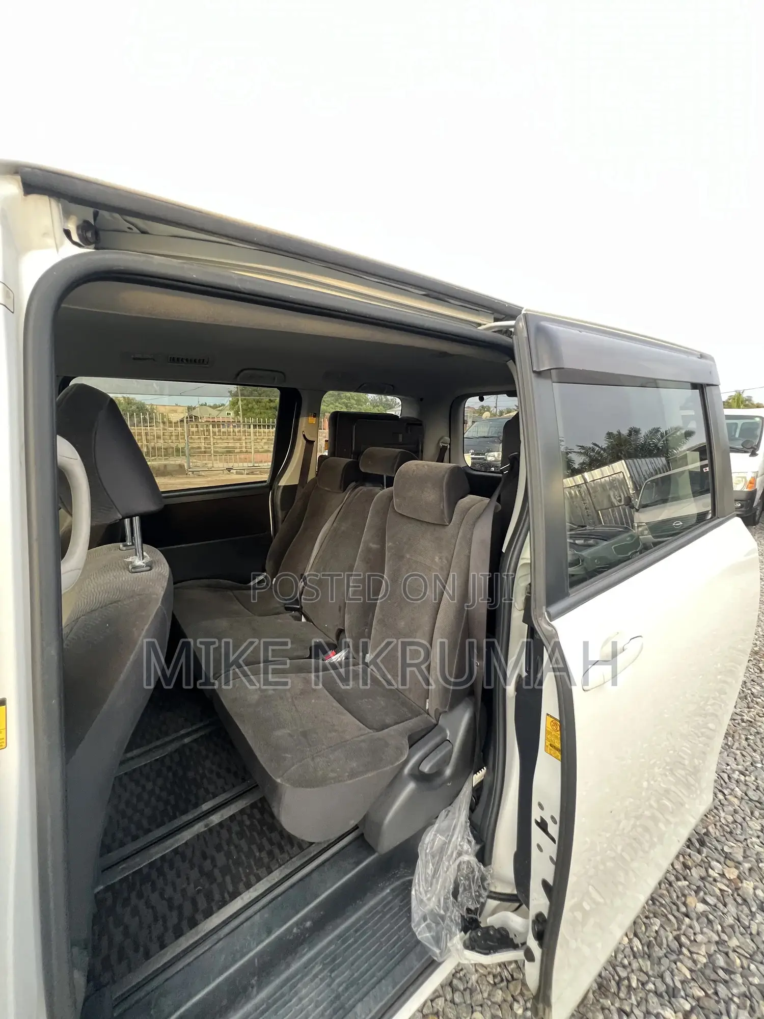 Toyota Voxy 2012 White