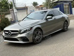 Mercedes-Benz C300 2020 Brown
