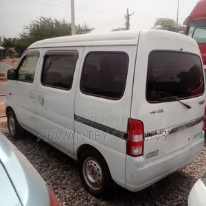 Suzuki Every Wagon 2010 White