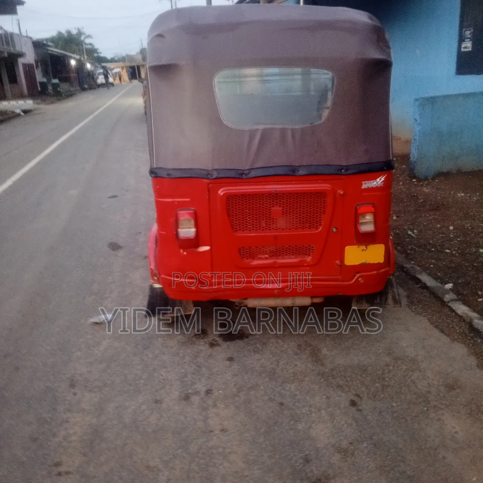 Bajaj RE 2024 Red