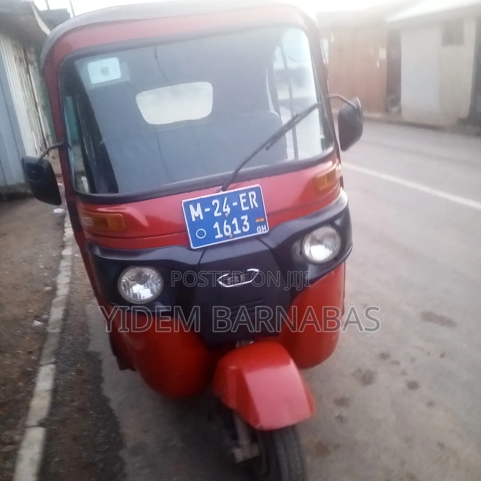 Bajaj RE 2024 Red