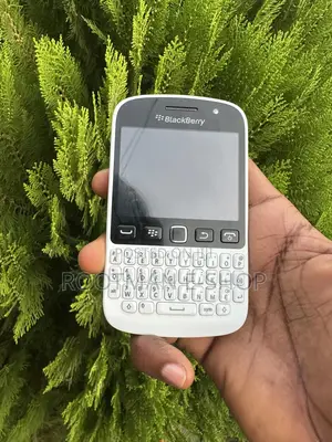BlackBerry 9720 White