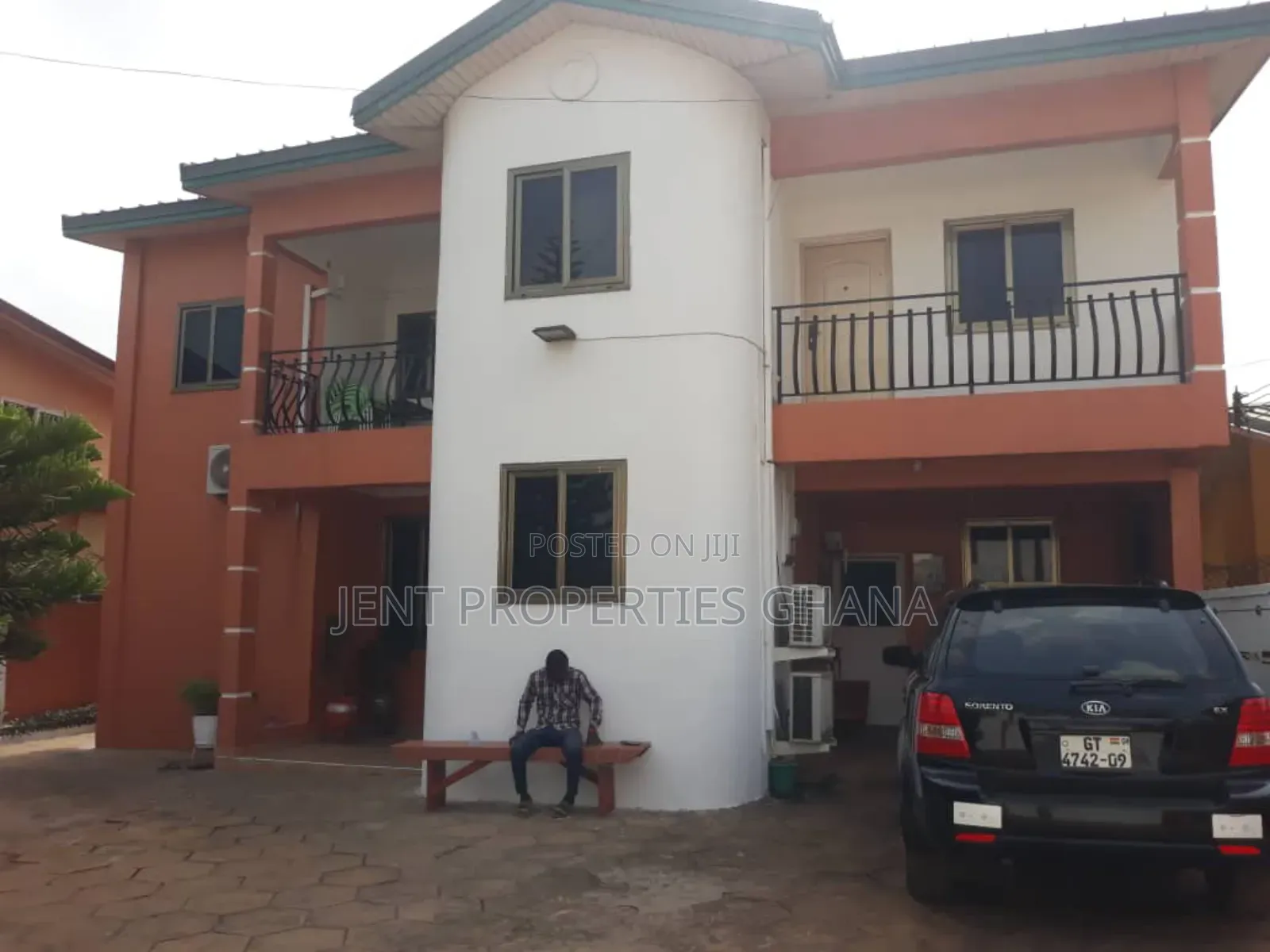5bdrm House in Dzorwulu for sale