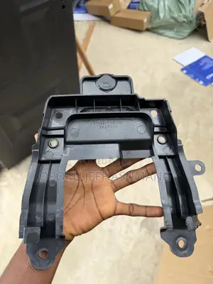 CRV 2015-2016 Top Grille Bracket