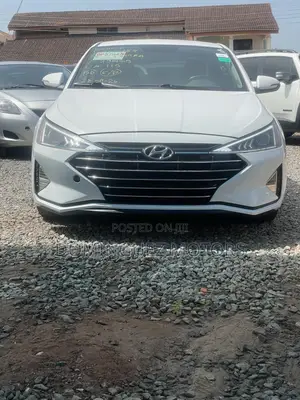 Hyundai Elantra 2019 White