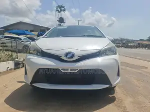 Toyota Vitz 1.5 FWD 5dr 2014 White