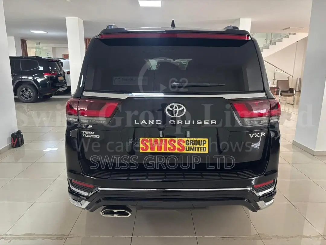 New Toyota Land Cruiser LC300 2025 Black