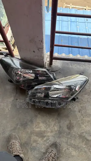 Toyota Vitz/Yaris Headlight 2015,2016,2017,2018,2019,2020