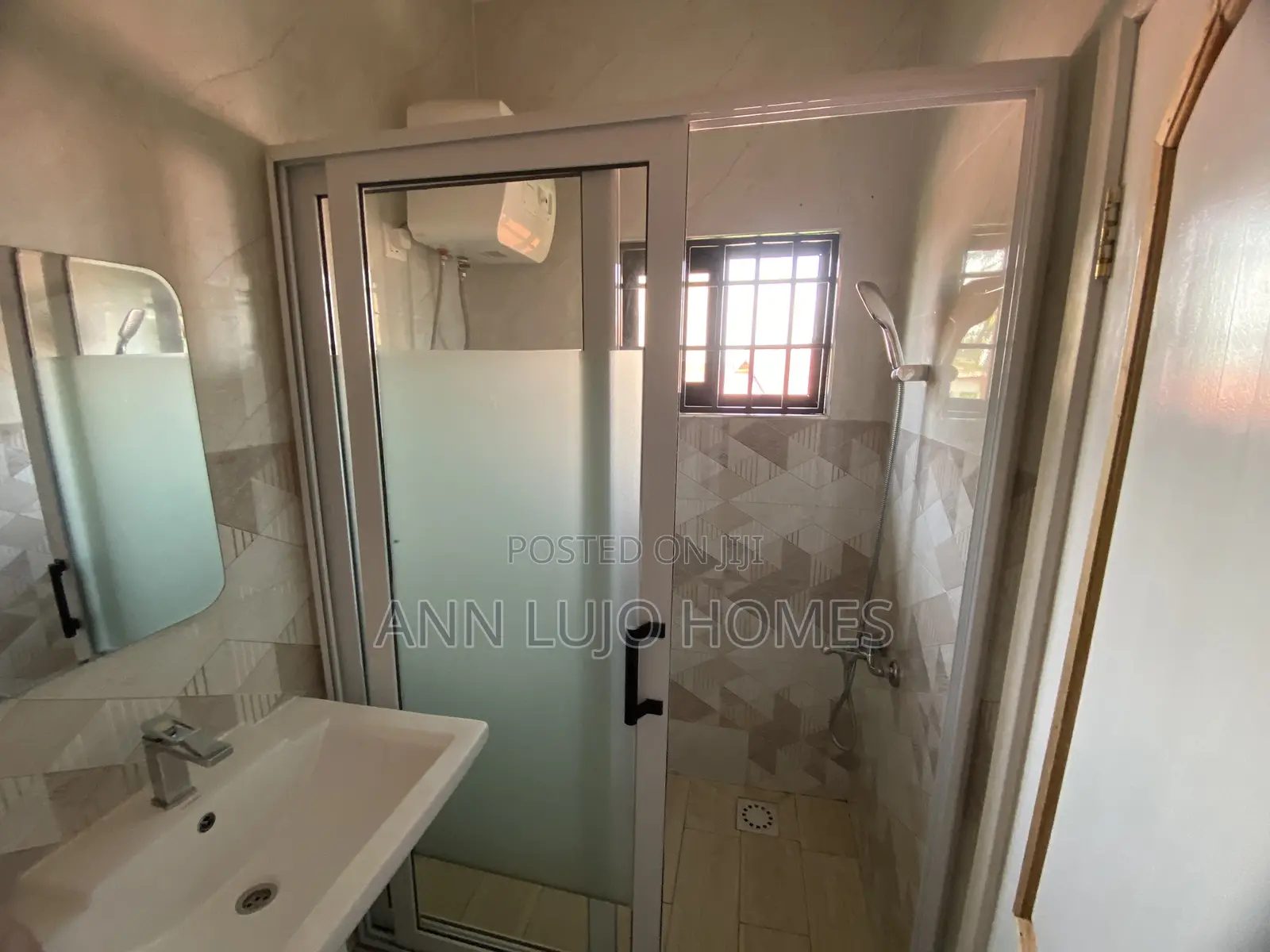 Furnished 1bdrm Apartment in East Airport, Papaye for rent